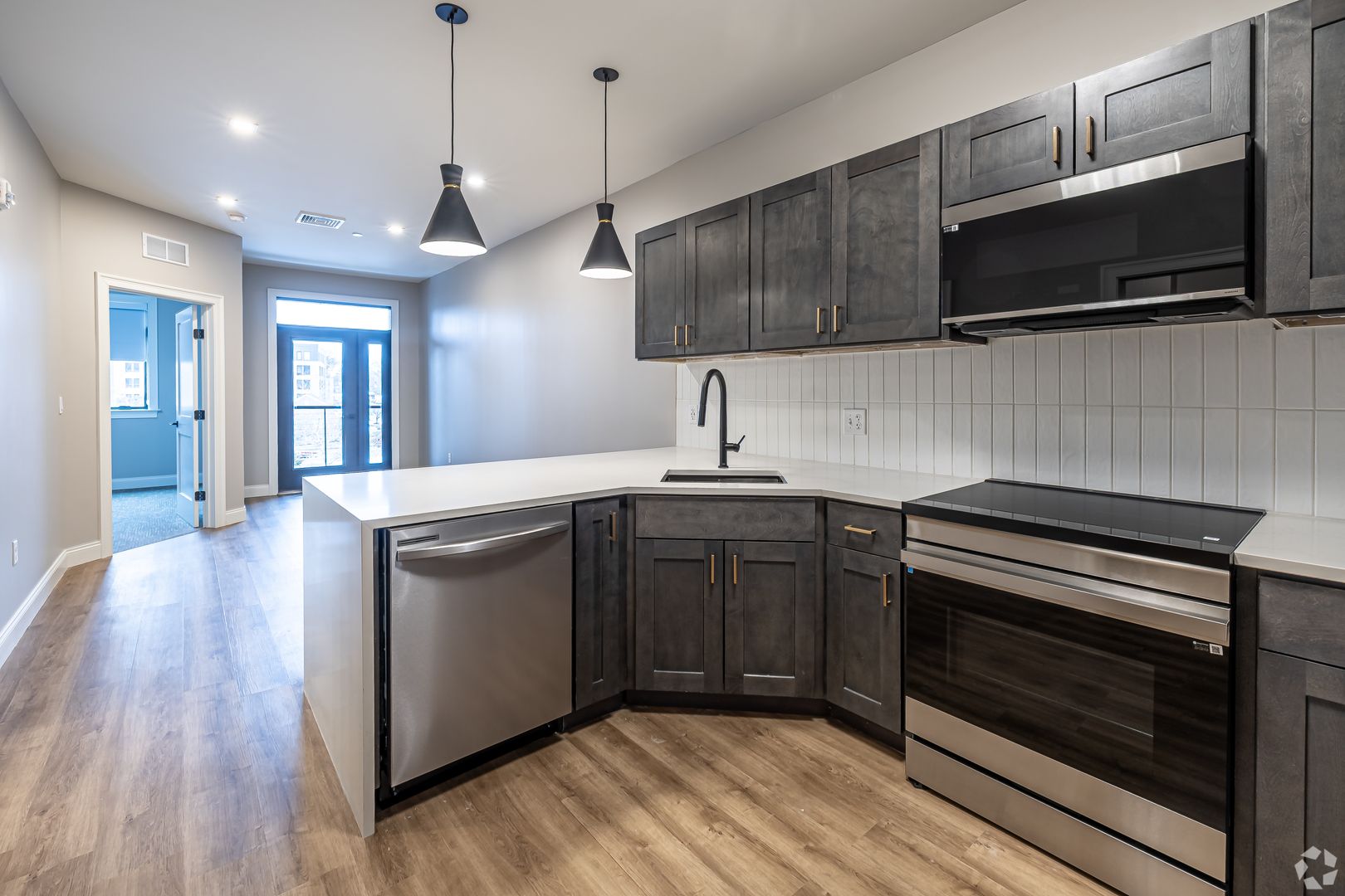 West Hartford Apartment: 920 Farmington Avenue