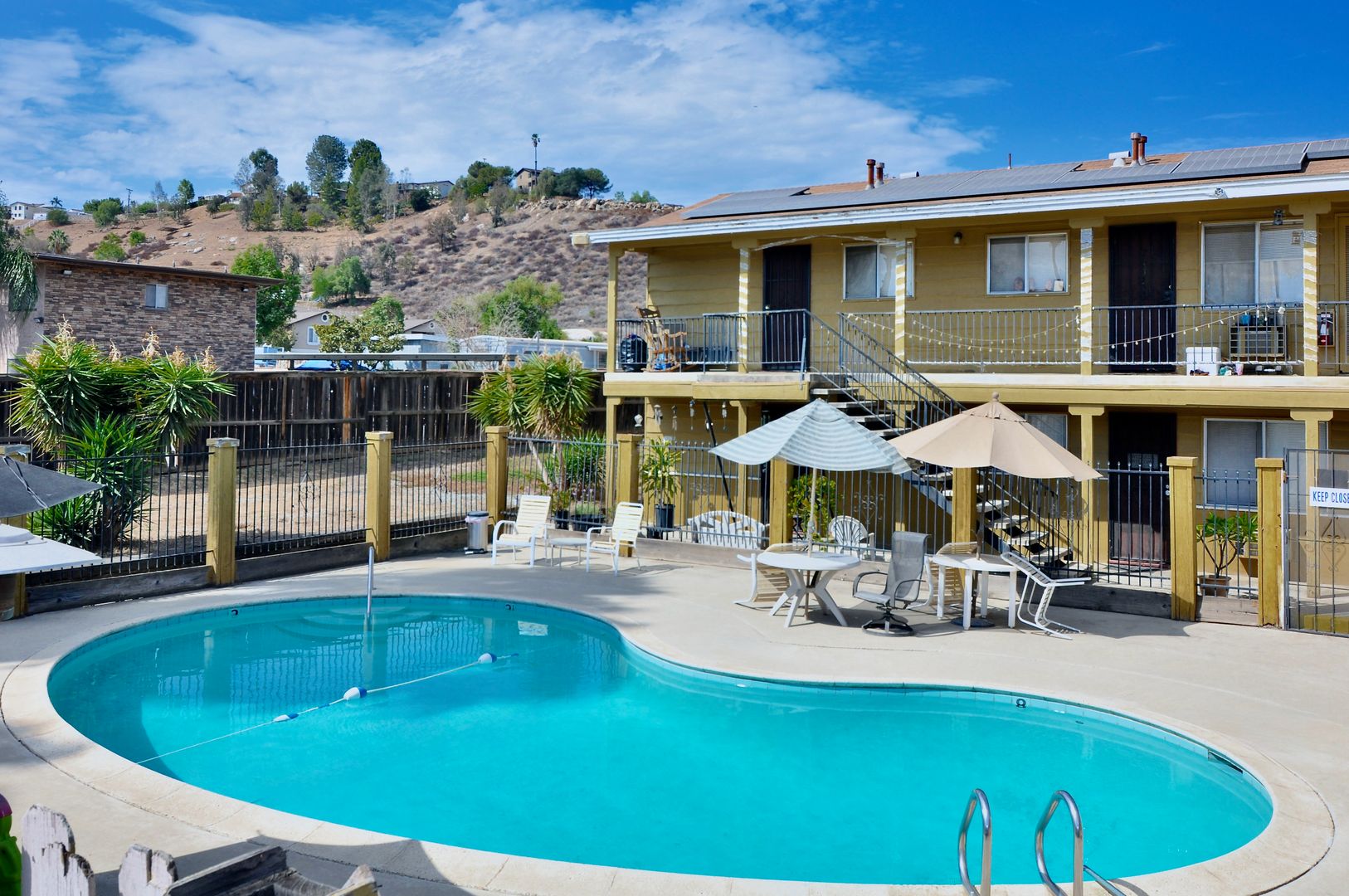 Lakeside Apartment: 11665 Woodside Ave.