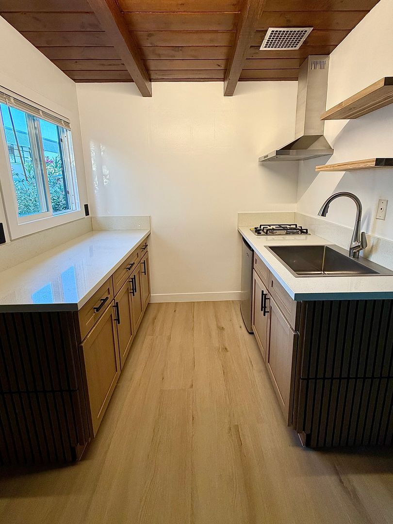 El Segundo Apartment: 1101 E. Grand Ave.