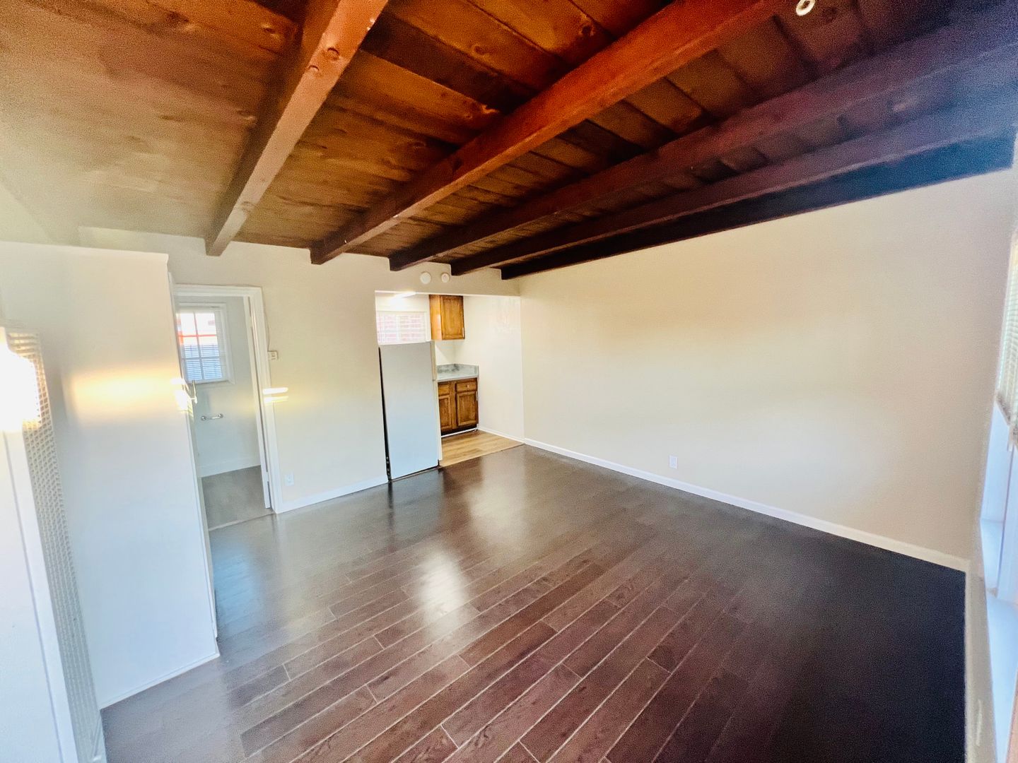 El Segundo Apartment: 1101 E. Grand Ave.
