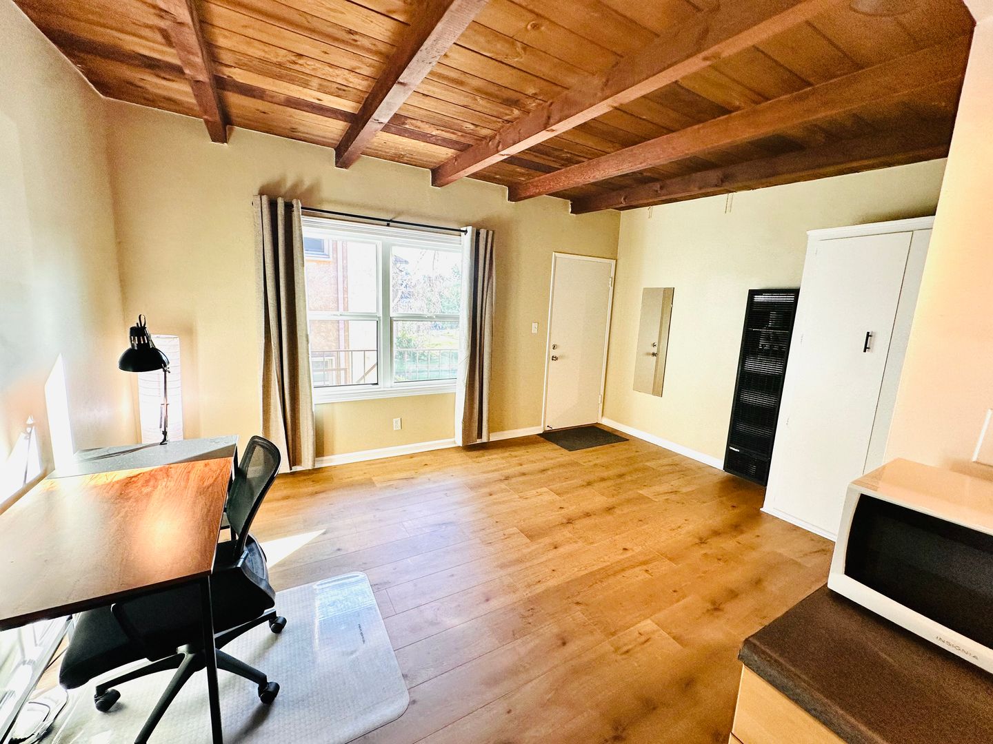 El Segundo Apartment: 1101 E. Grand Ave.