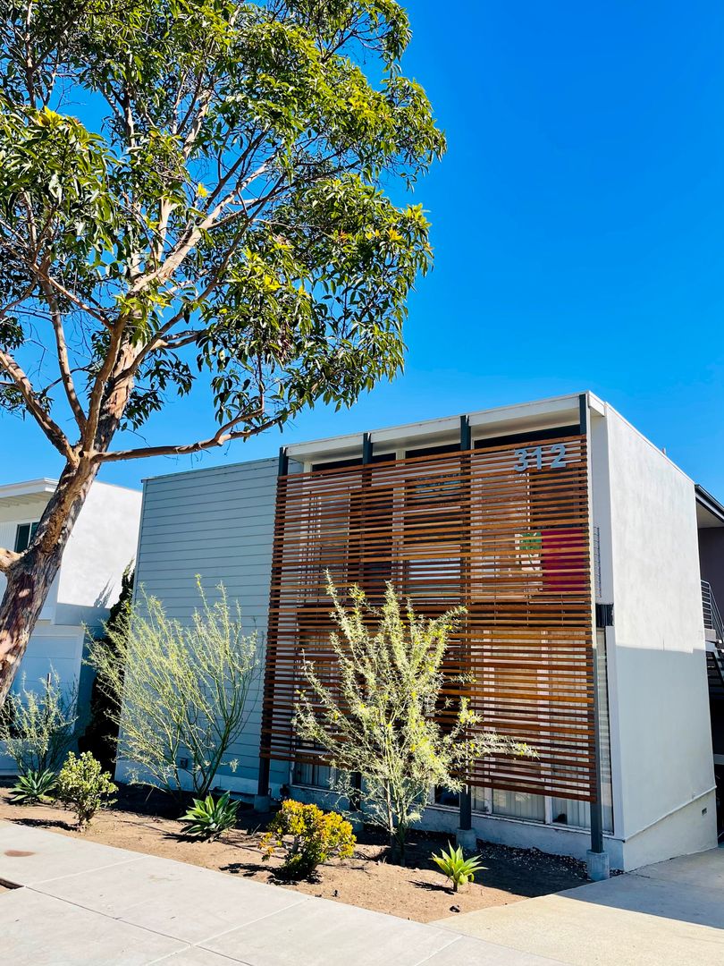 El Segundo Apartment: 308-312 MARYLAND ST.