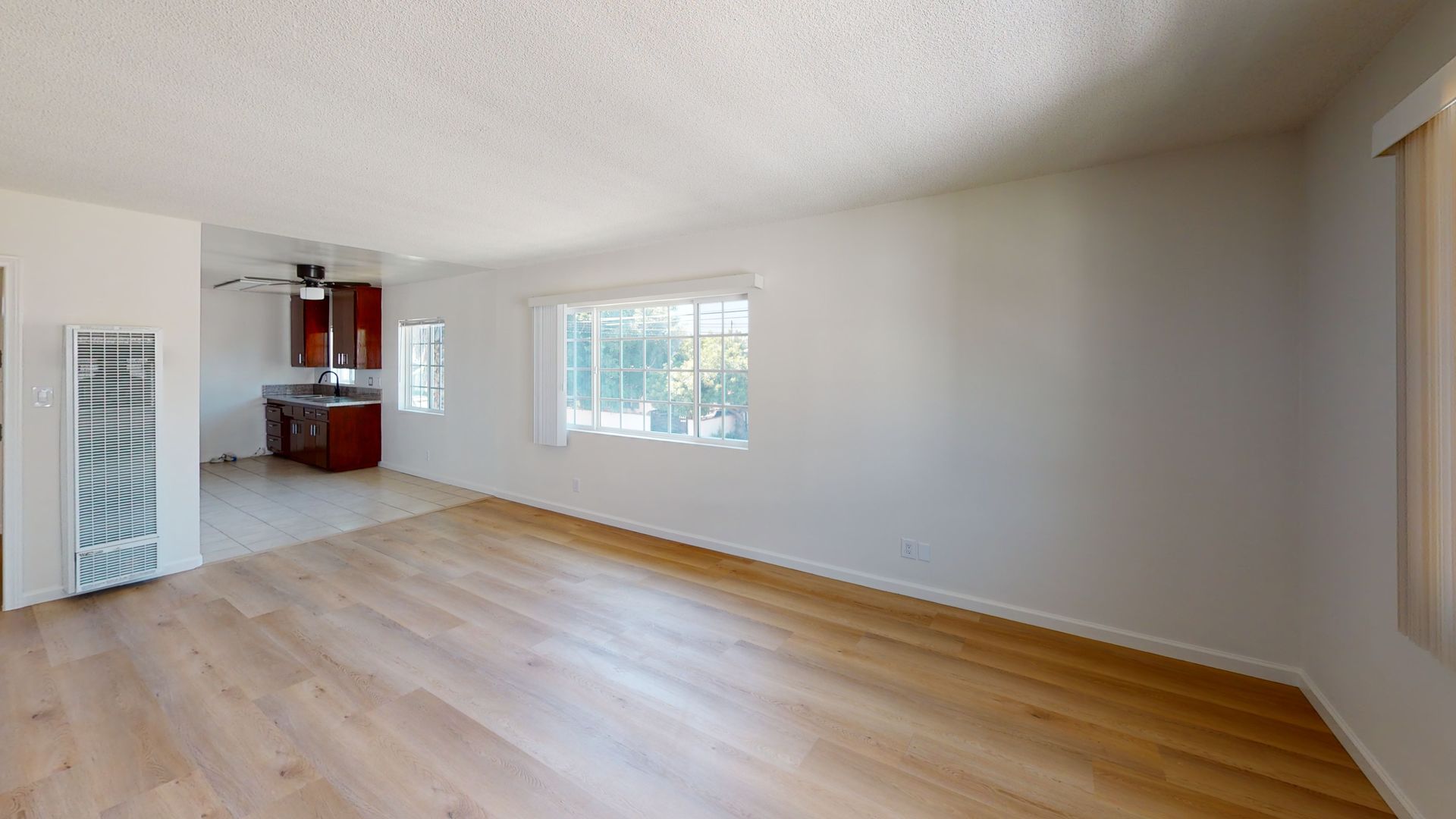 Hawthorne Apartment: 11982 Grevillea Ave.