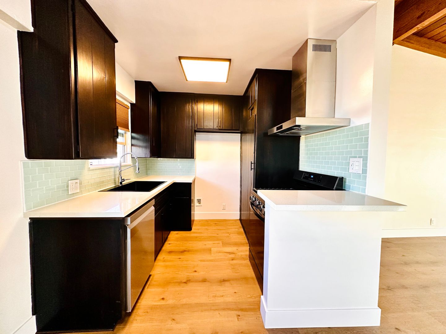 El Segundo Apartment: 1101 E. Grand Ave.