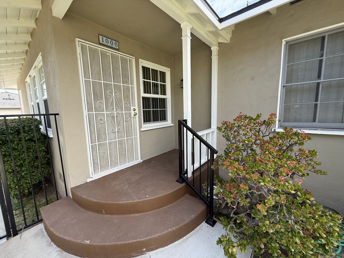 Glendale Apartment: 1006-1008 W. Glenoaks Blvd.