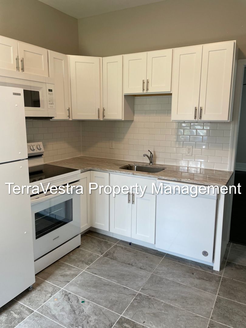 Bridgeton Apartment: 293-297 N Laurel St