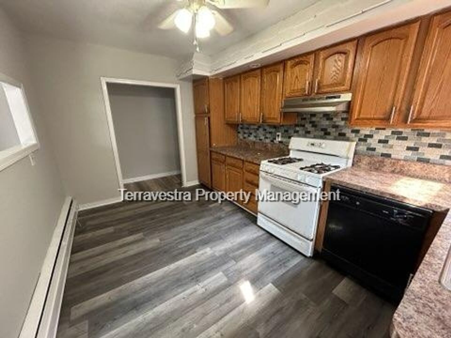 Pennsauken Apartment: 6020 Highland Ave