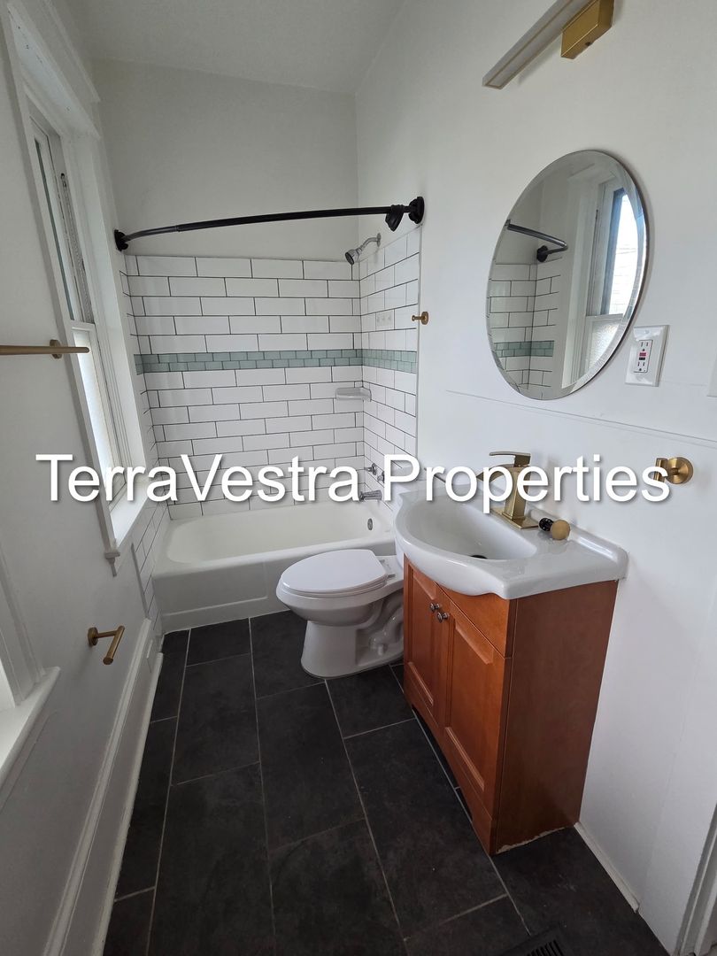 Collingswood Apartment: 28 West Madison Avenue