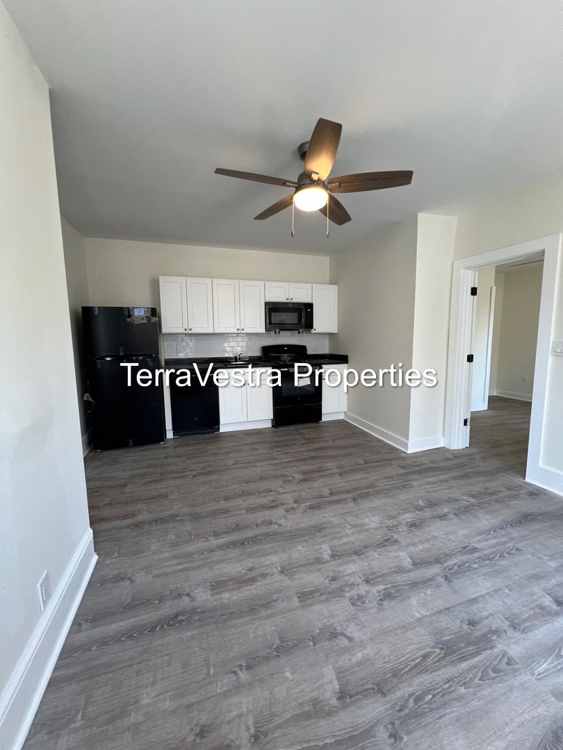 Bridgeton Apartment: 41-43 East Ave
