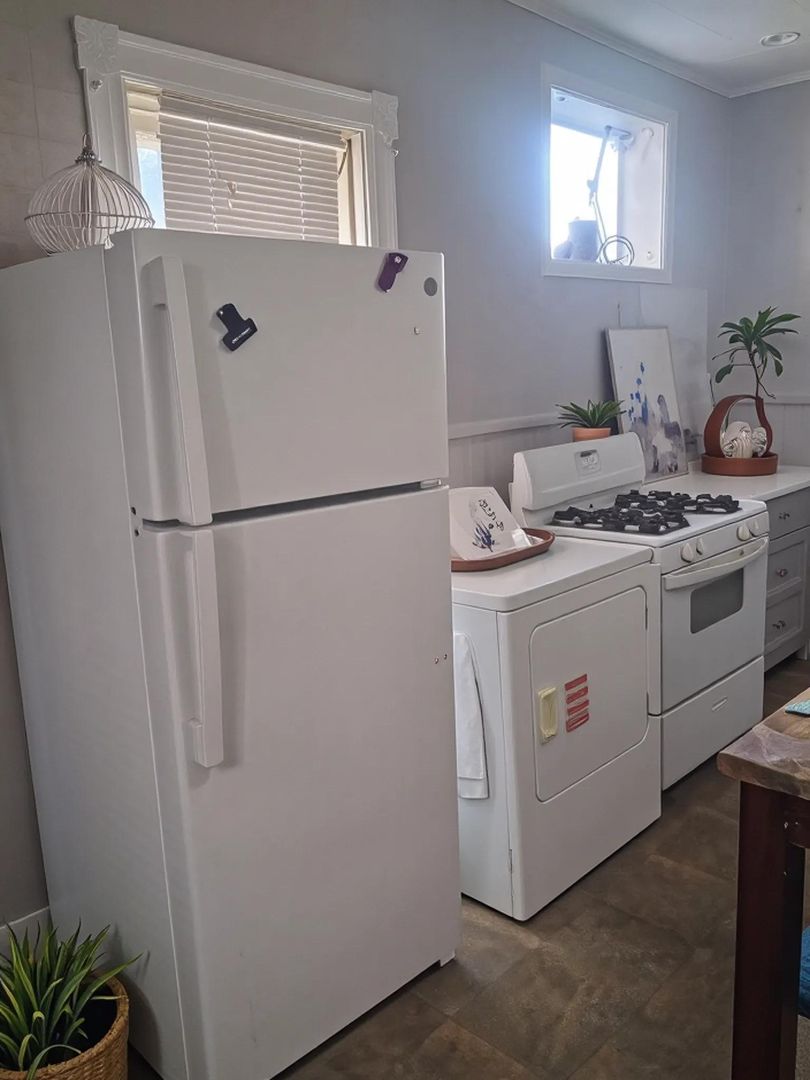 Gloucester City Apartment: 327 Market Street