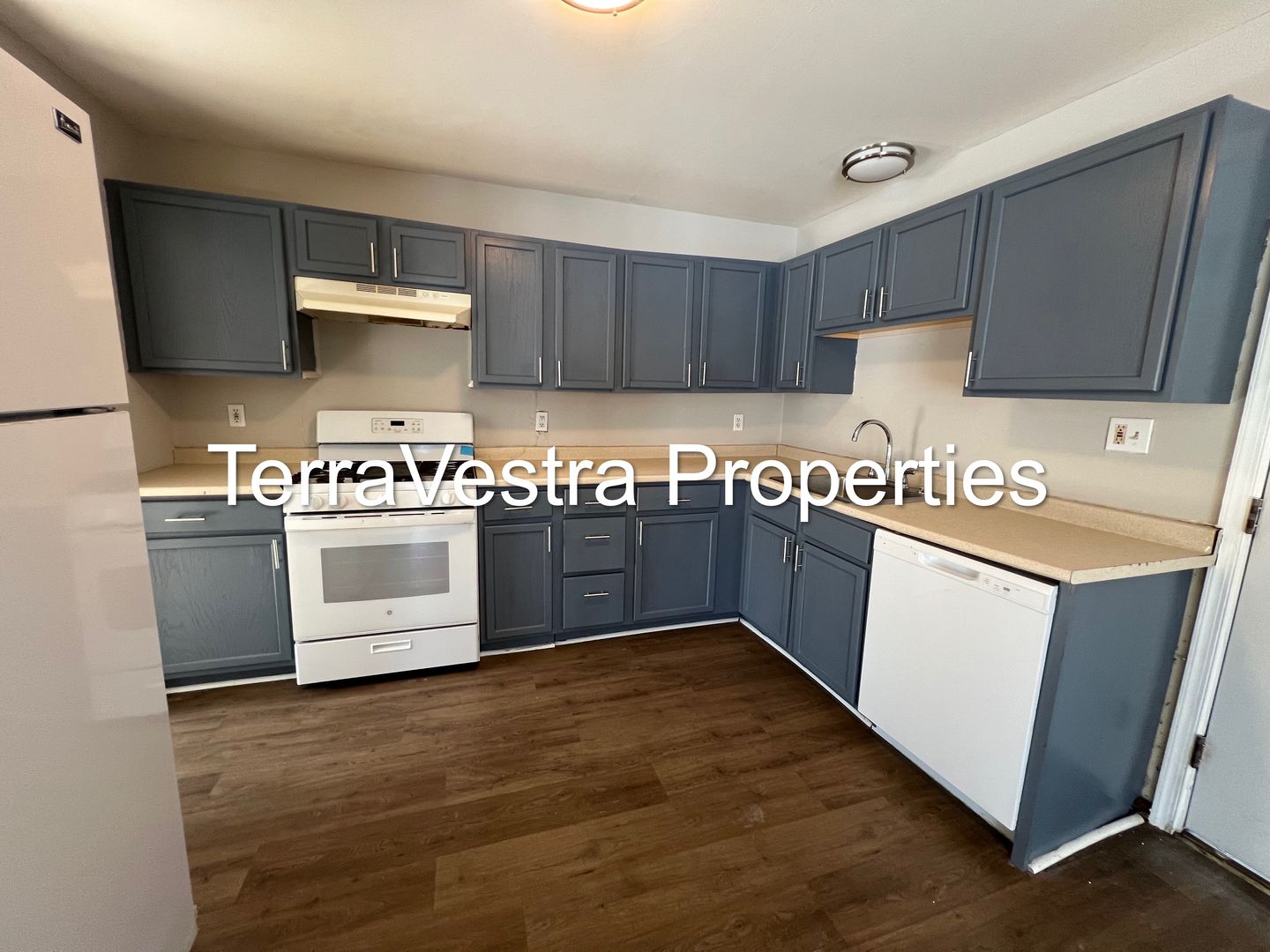 Millville Apartment: 1100-1102 Buck Street