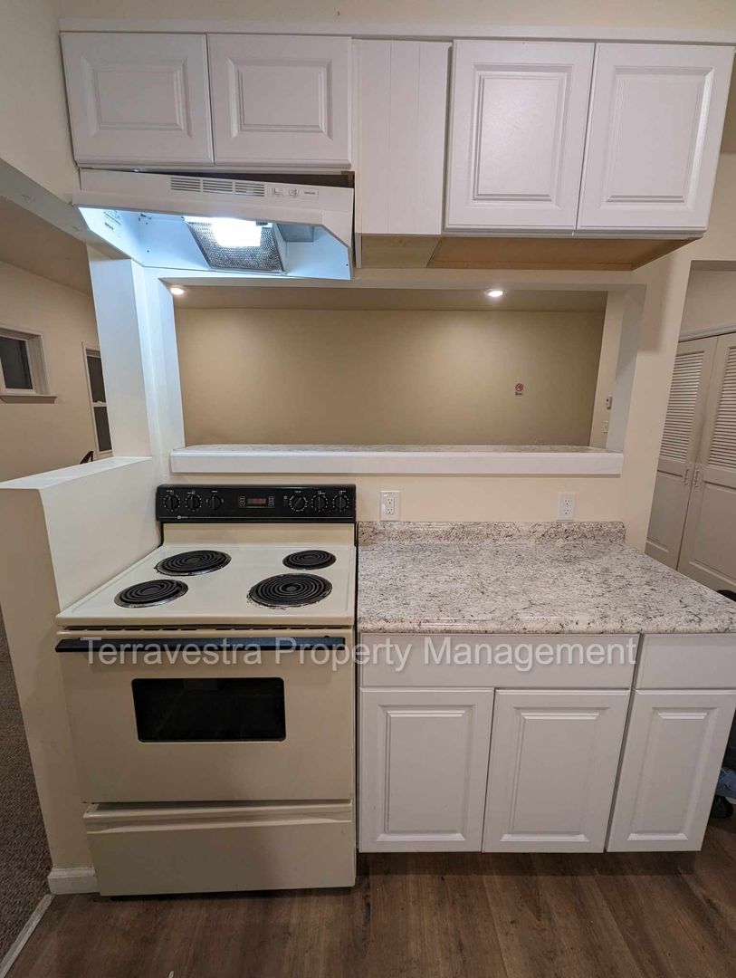 Woodstown Apartment: 6 South Main Street