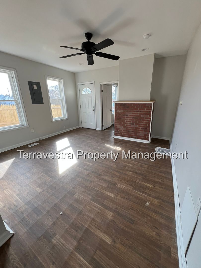 Millville Apartment: 711 N 3rd Street