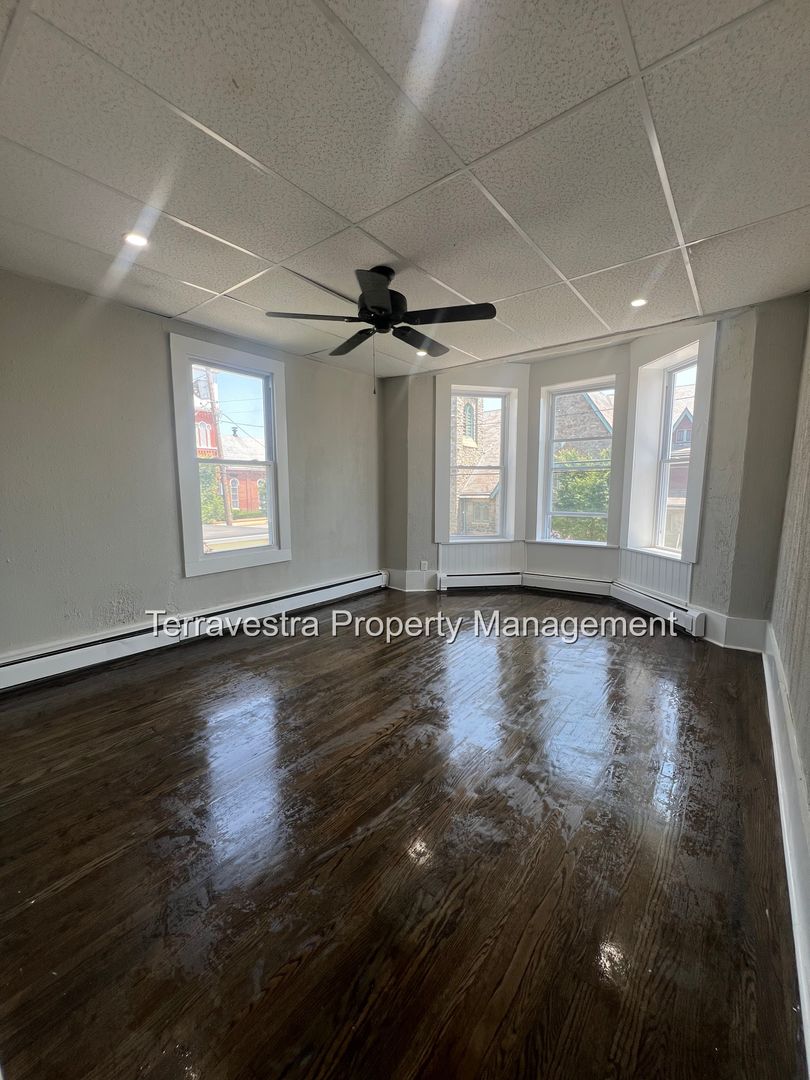 Millville Apartment: 118 N 2nd Street