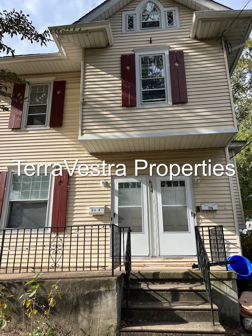 Collingswood Apartment: 614 Taylor Avenue