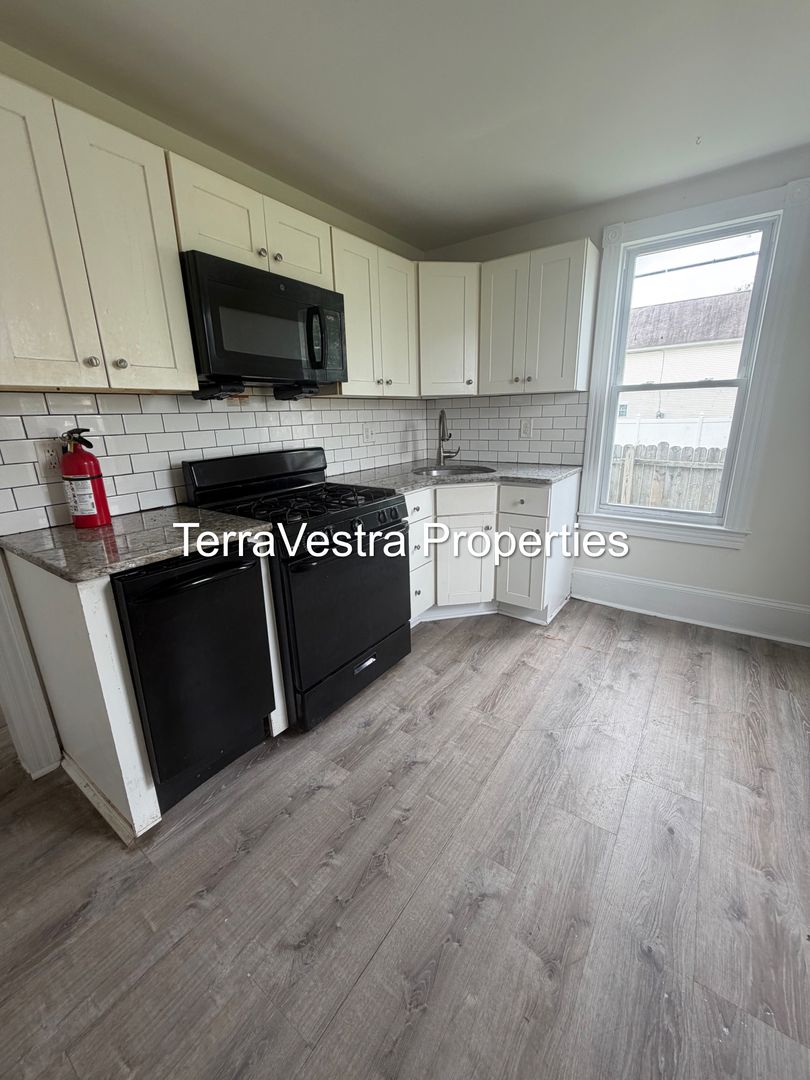 Millville Apartment: 130-132 W McNeal St
