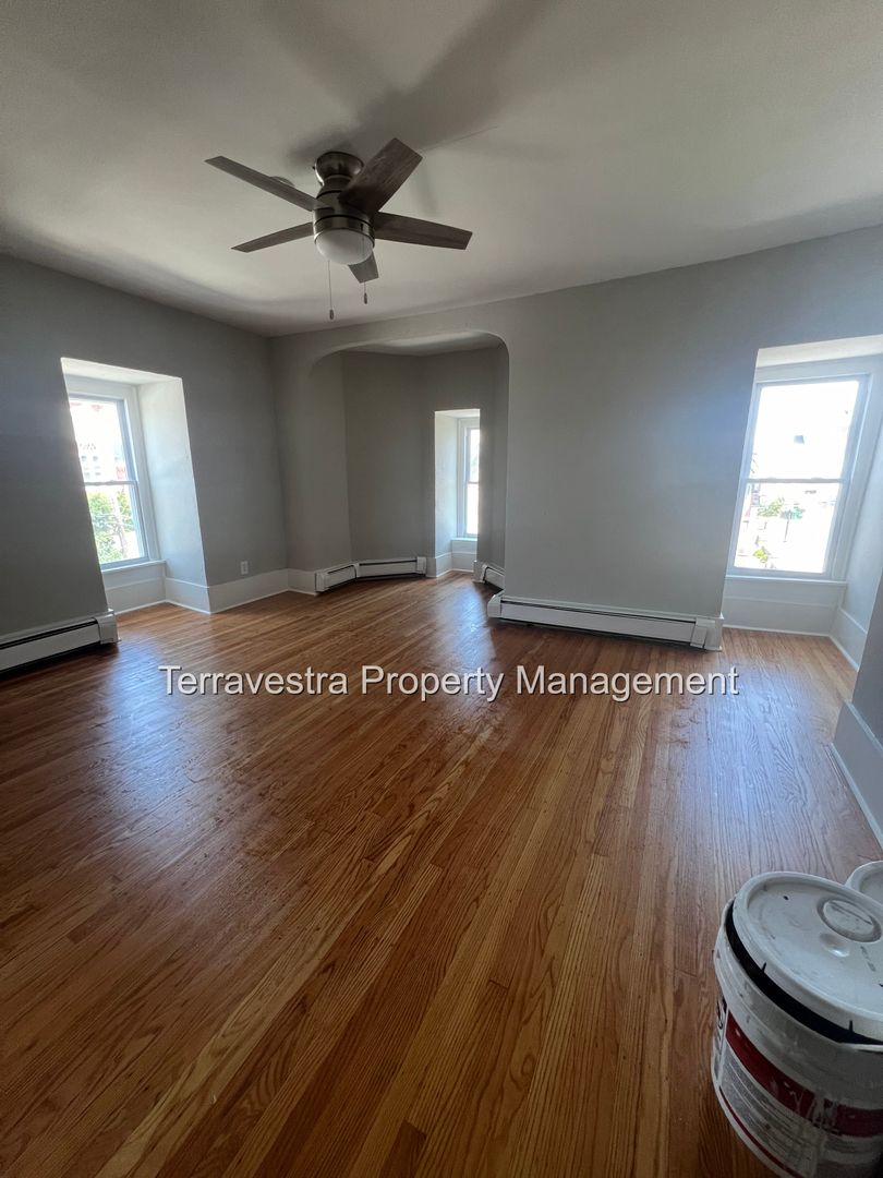 Millville Apartment: 118 N 2nd Street