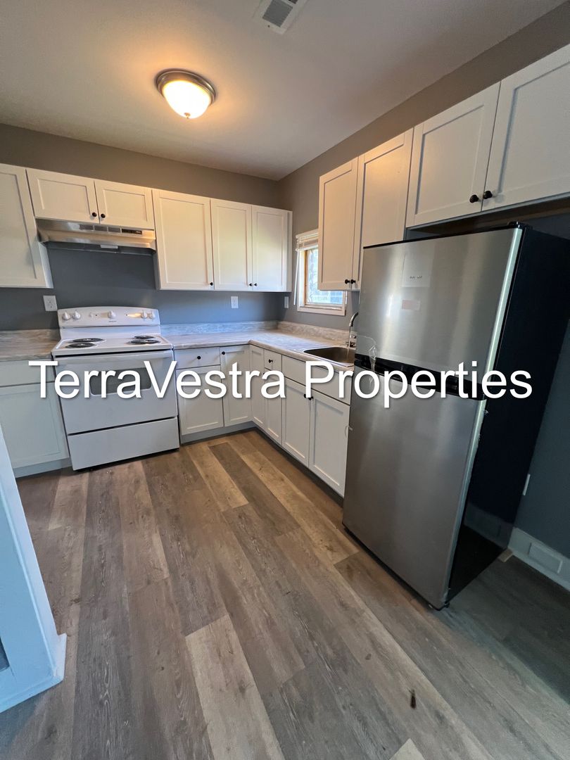 Pennsville House: 109 Georgia Road