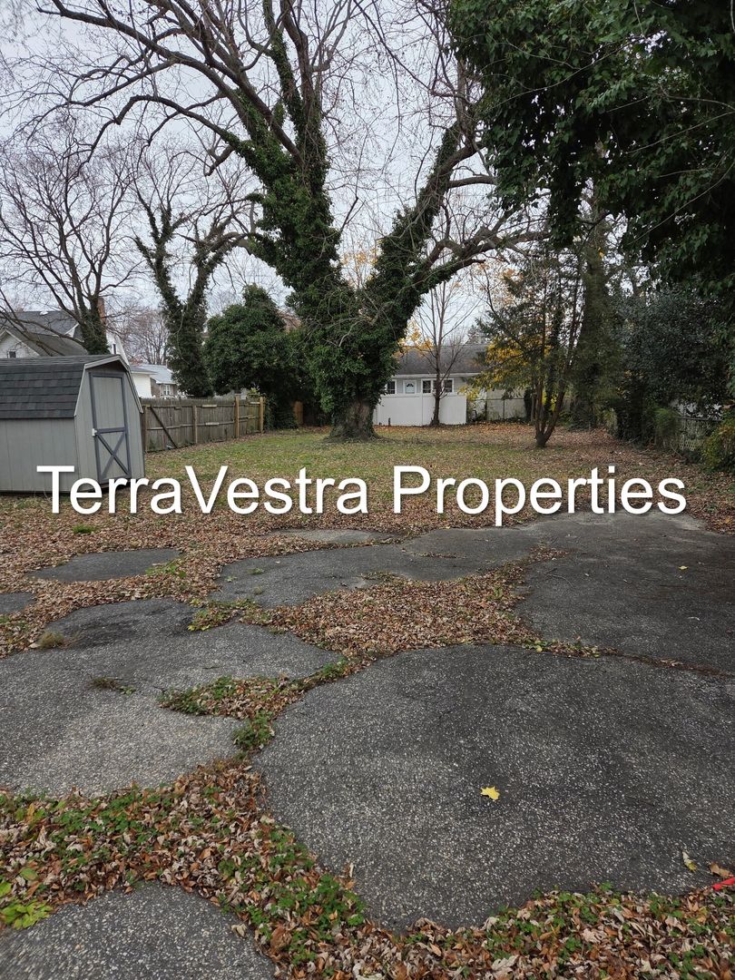 Vineland Apartment: 31 S Myrtle