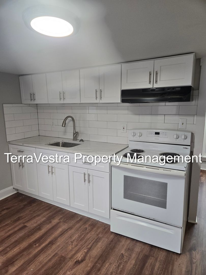 Millville Apartment: 15 Pike Ave