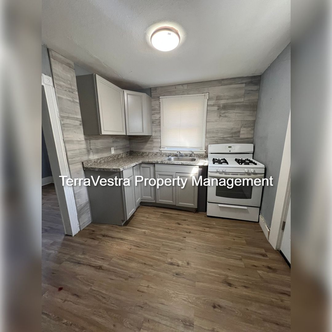 Vineland Apartment: 31 S Myrtle