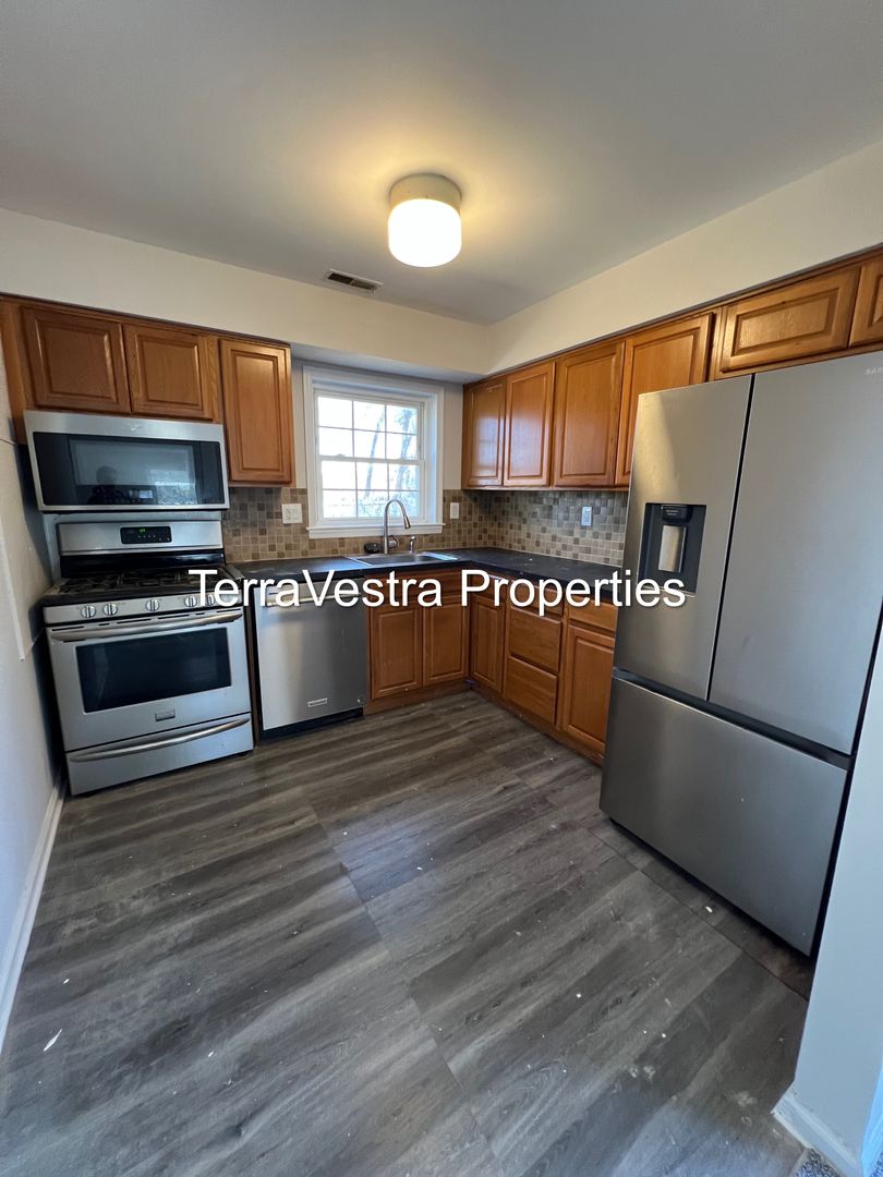 Sicklerville Apartment: 23 Spar Drive