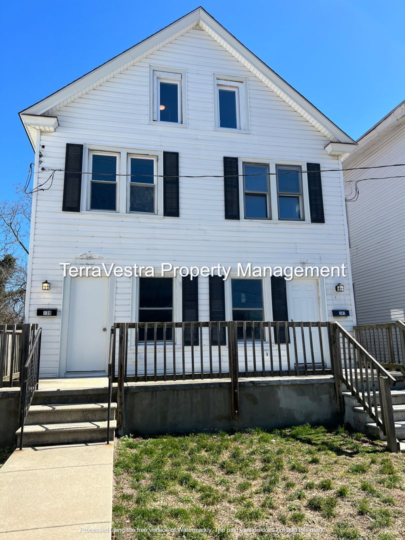 Millville Apartment: 139-141 S 2nd Street