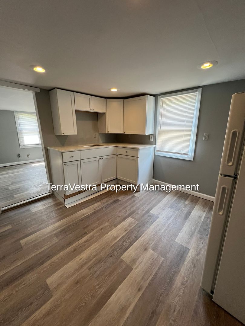 Millville House: 608 S 2nd St