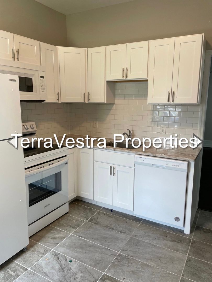 Bridgeton Apartment: 293-297 N Laurel St