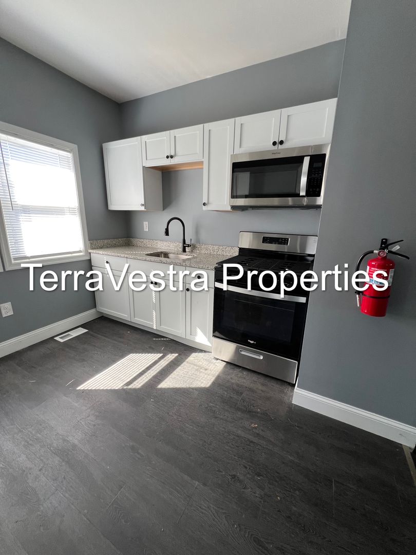 Deepwater House: 40 Filmore Street