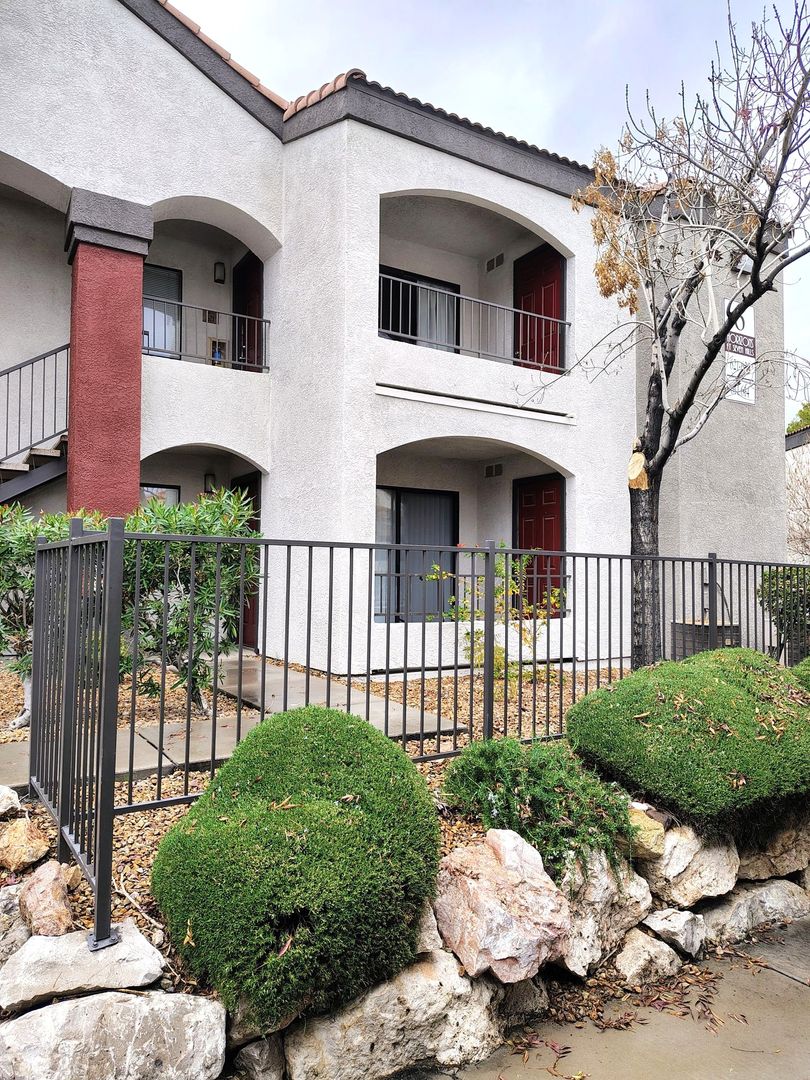 Henderson Condo: 950 Seven Hills Dr. #611