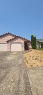 632 Benjamin Ave Duplex – photo 1