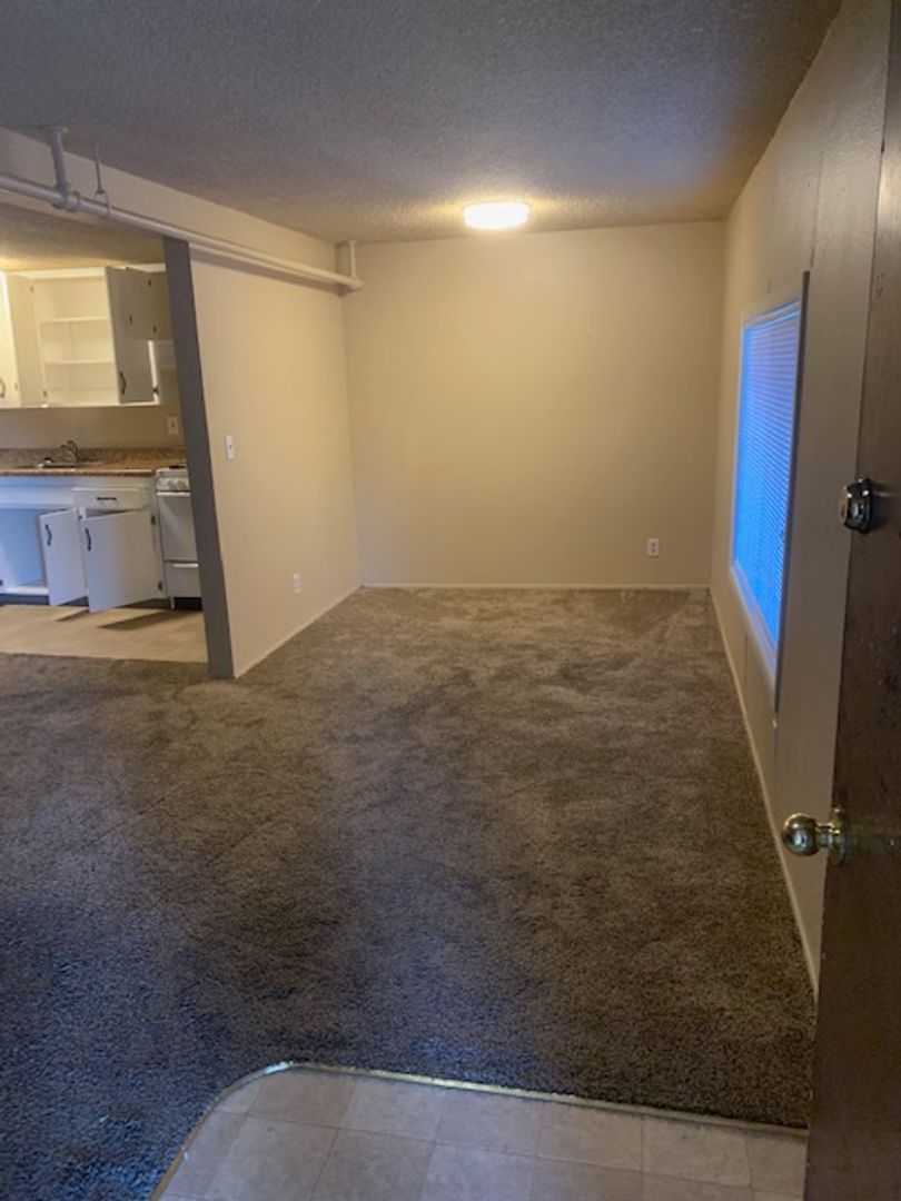 Cottage Grove Apartment: 1721-1723 Highway 99 North 1-43