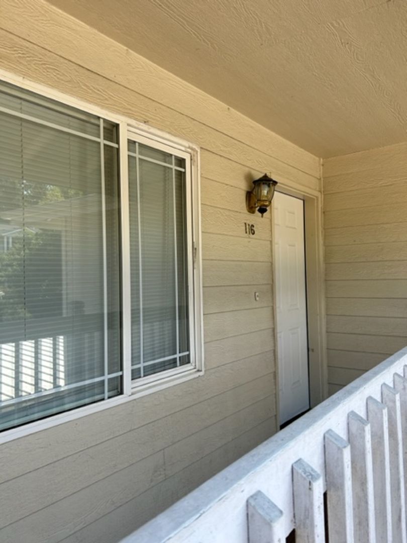 Cottage Grove Apartment: 110-116 Crestview Terrace