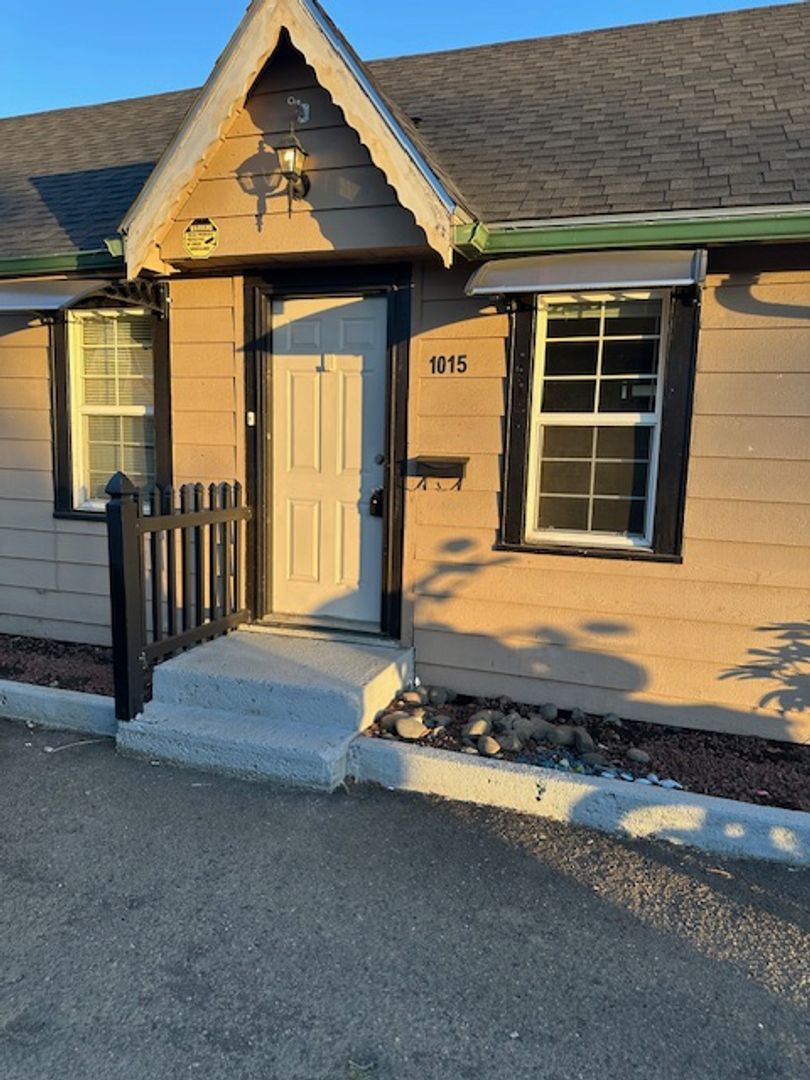 Albany Apartment: 1001-1021 Chicago Street SE