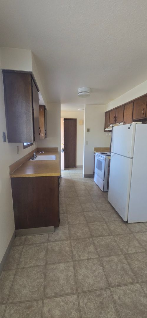 Cottage Grove Apartment: 1721-1723 Highway 99 North 1-43