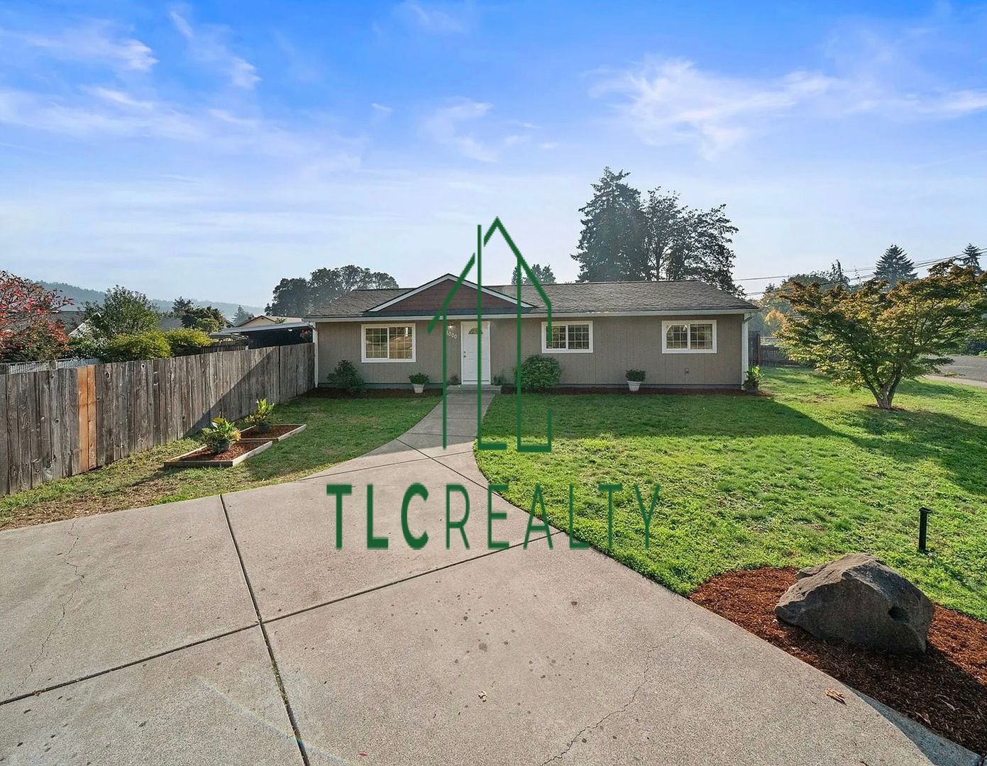 Cottage Grove House: 1000 Ostrander Lane