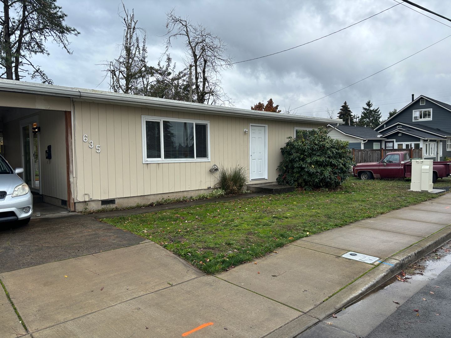 Cottage Grove House: 635 Taylor Ave