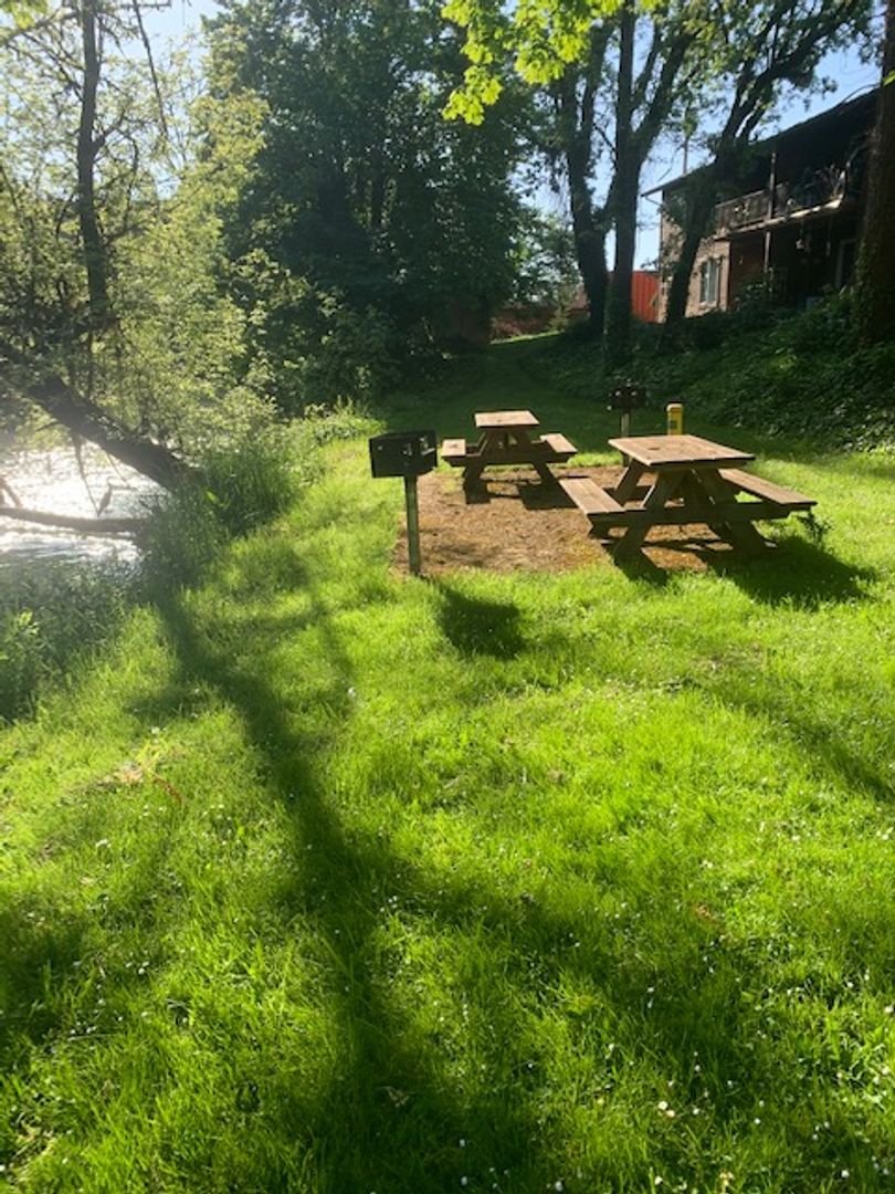 Cottage Grove Apartment: 1721-1723 Highway 99 North 1-43