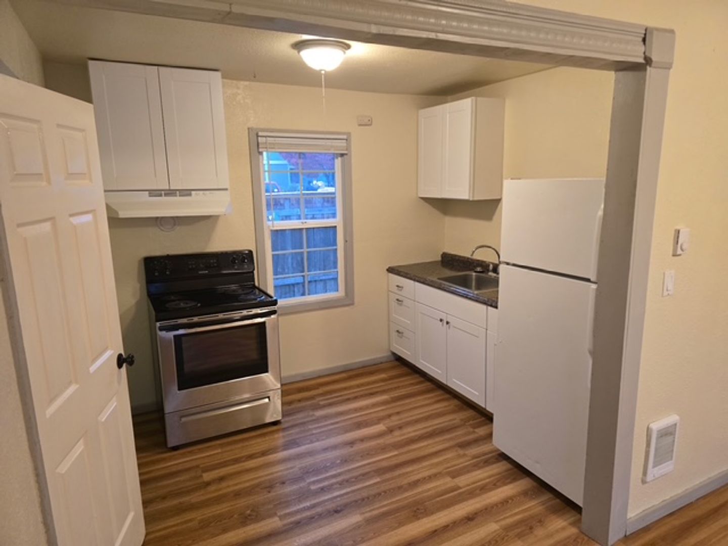 Albany Apartment: 1001-1021 Chicago Street SE