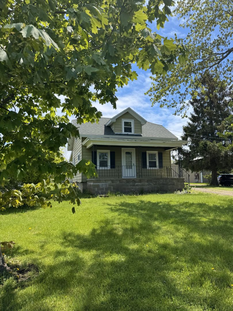 Oswego Apartment: Thompsons Manor MHC