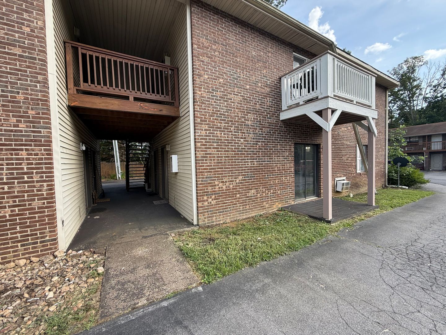 Rogersville Apartment: 499 North Hawkins Street