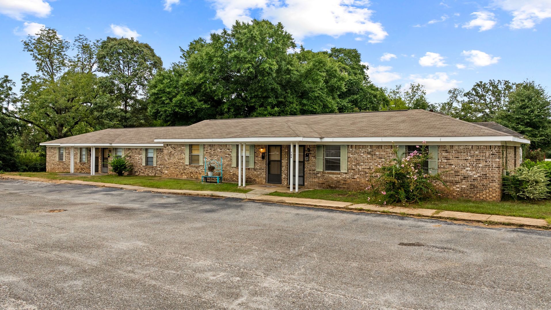 Monroeville Apartment: 292 W. Claiborne Street