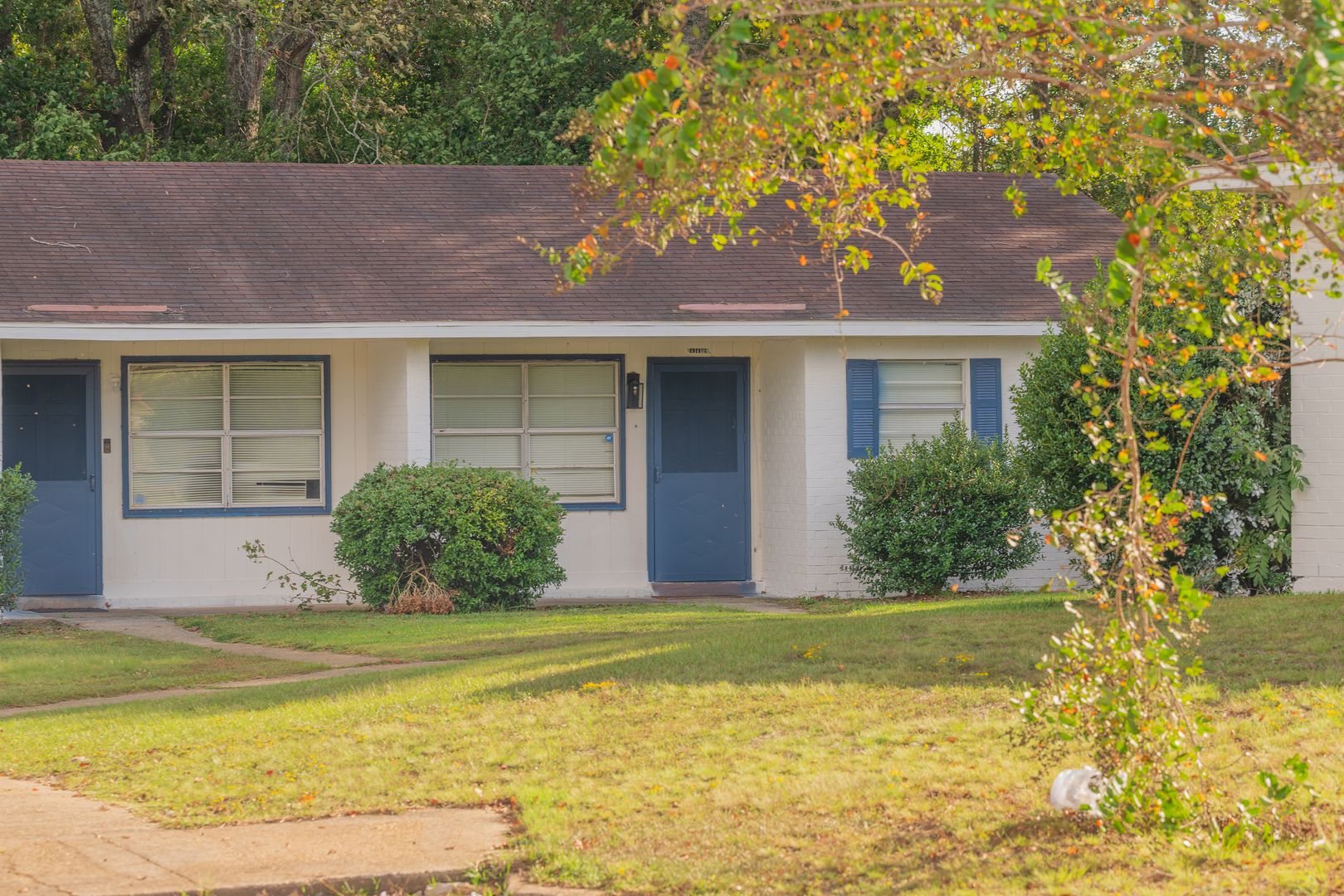 Monroeville Apartment: 530 Cecil Ln