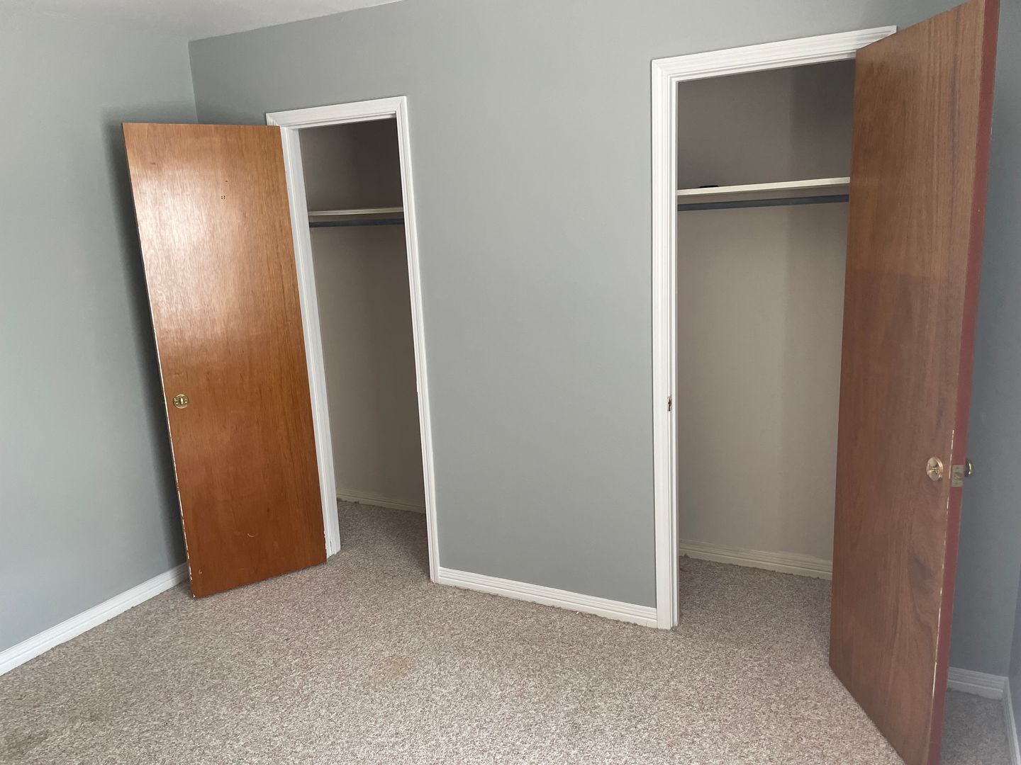 Monroeville Apartment: 73 Madison Street