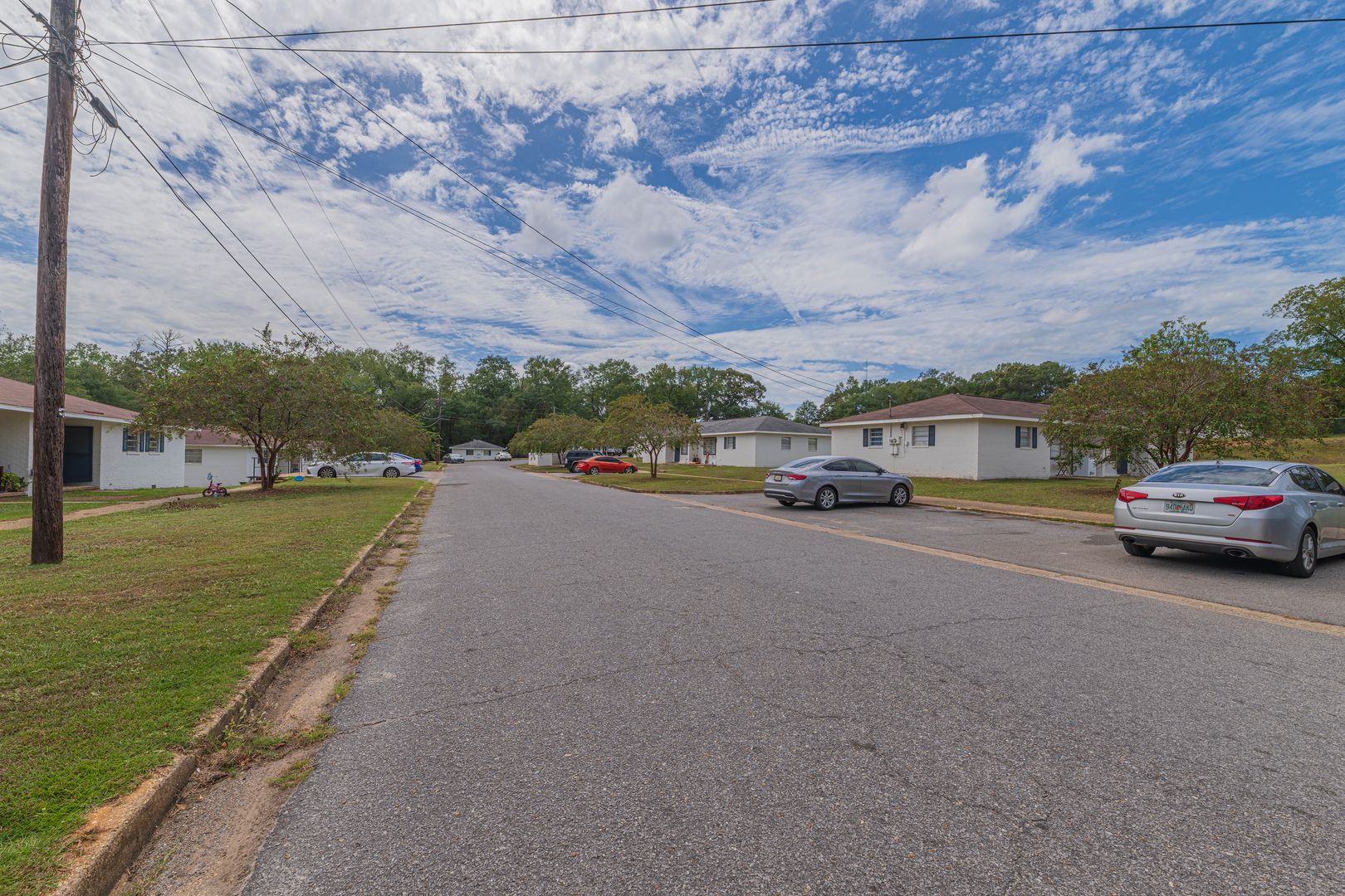 Monroeville Apartment: 530 Cecil Ln