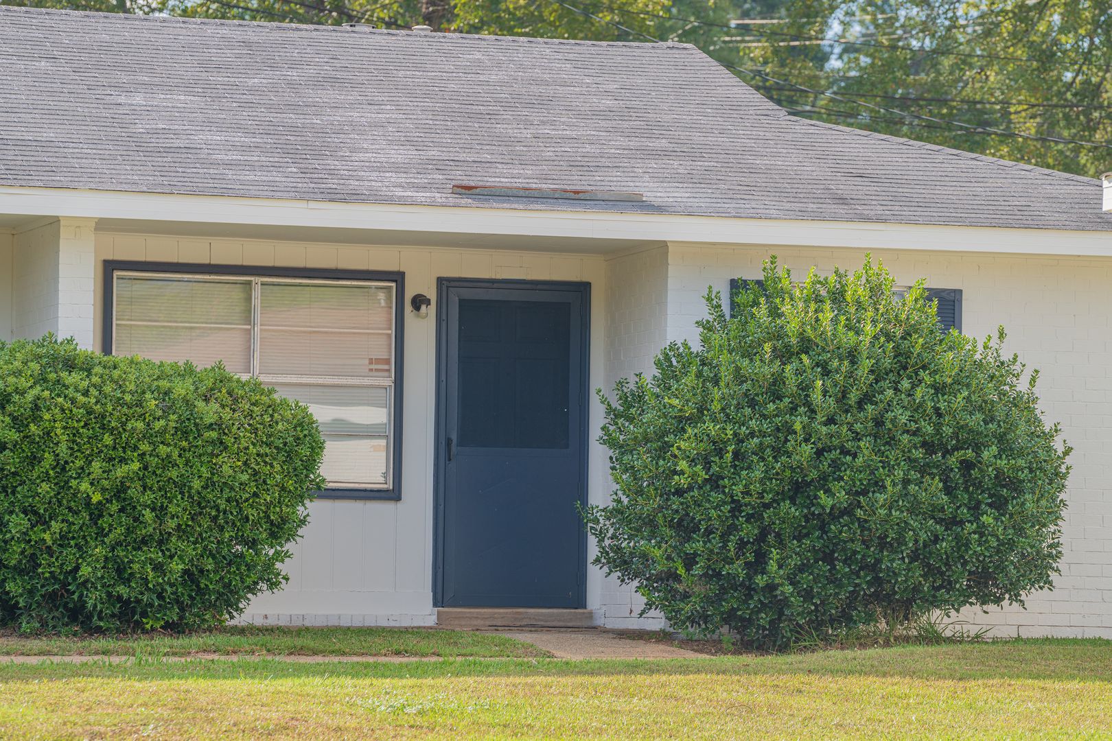 Monroeville Apartment: 530 Cecil Ln