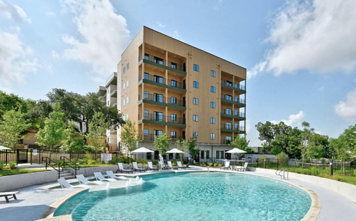1 Bed 1 Bath w/Study South Congress Condo + Amenities – photo 1