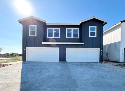 Brand New Duplex in New East Parks Community – photo 1