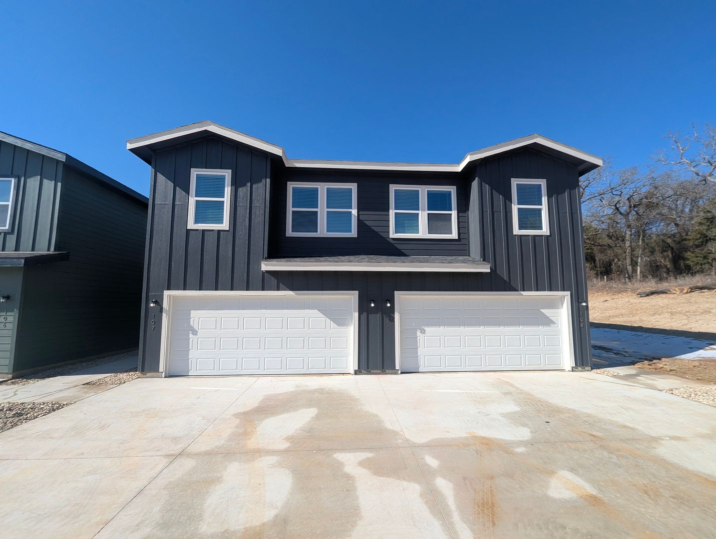 Burleson House: 3501 E Renfro St #108